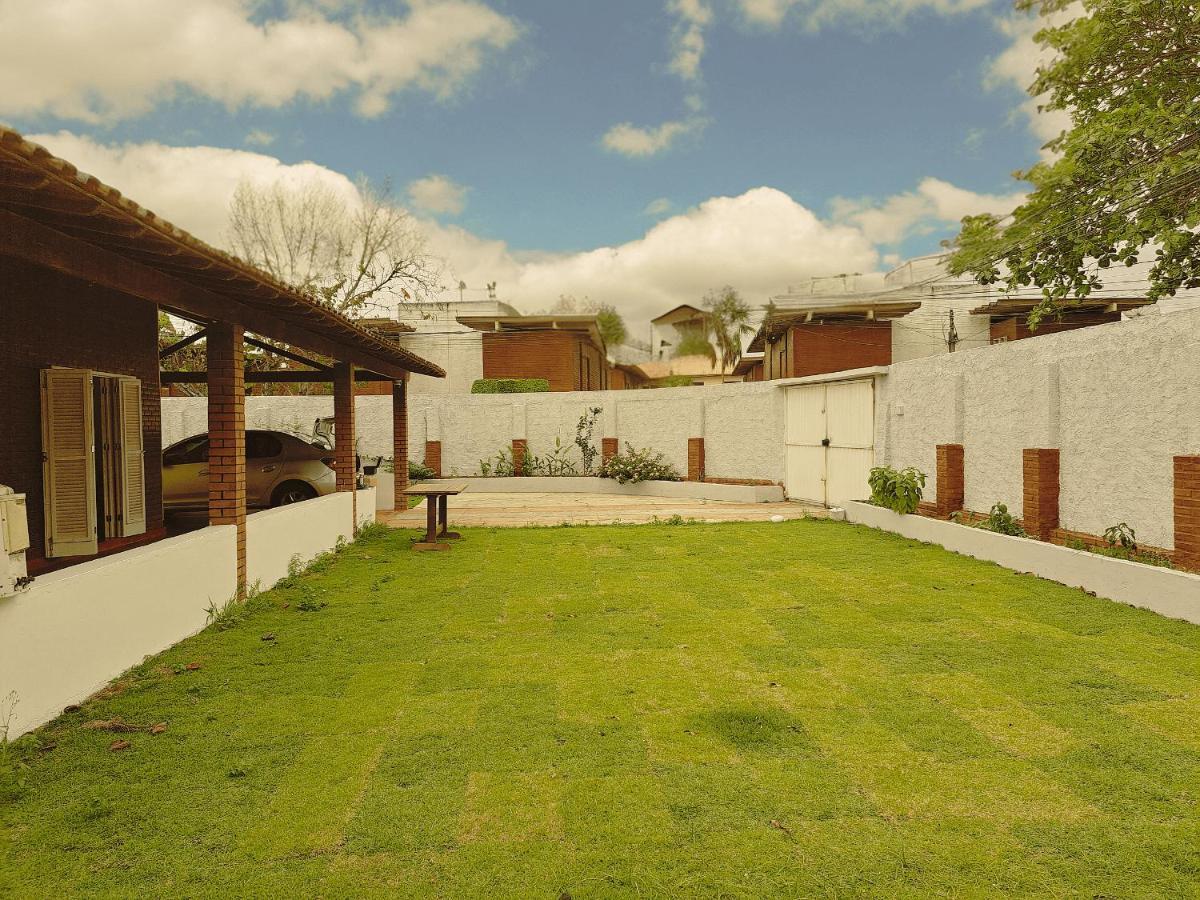 Casa de férias 3 Qts Churrasqueira Garagem Perto Do Forte E Ilha Do Japones *