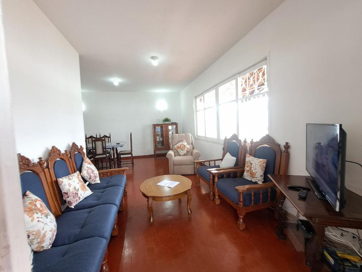 Casa de férias 3 Qts Churrasqueira Garagem Perto Do Forte E Ilha Do Japones